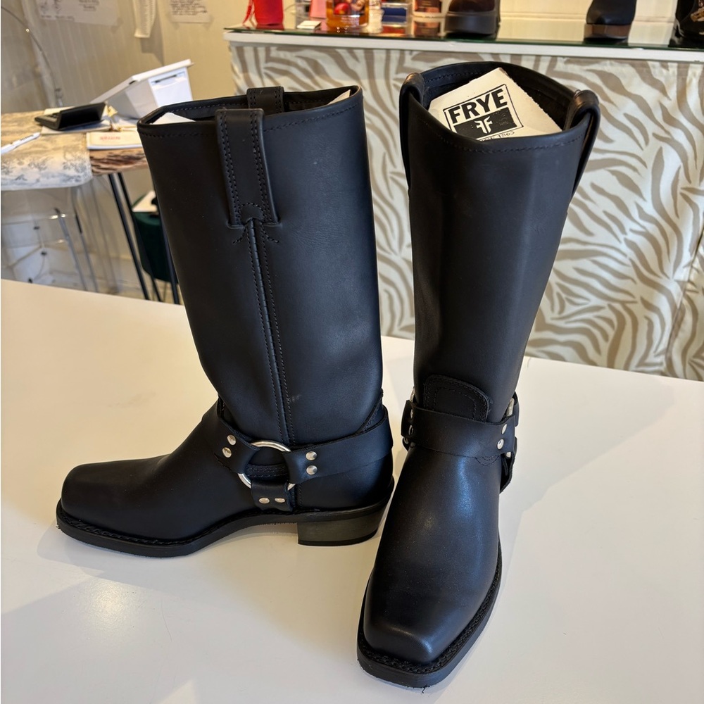 FRYE HARNESS 12R BOOTS IN BLACK! BNIB!